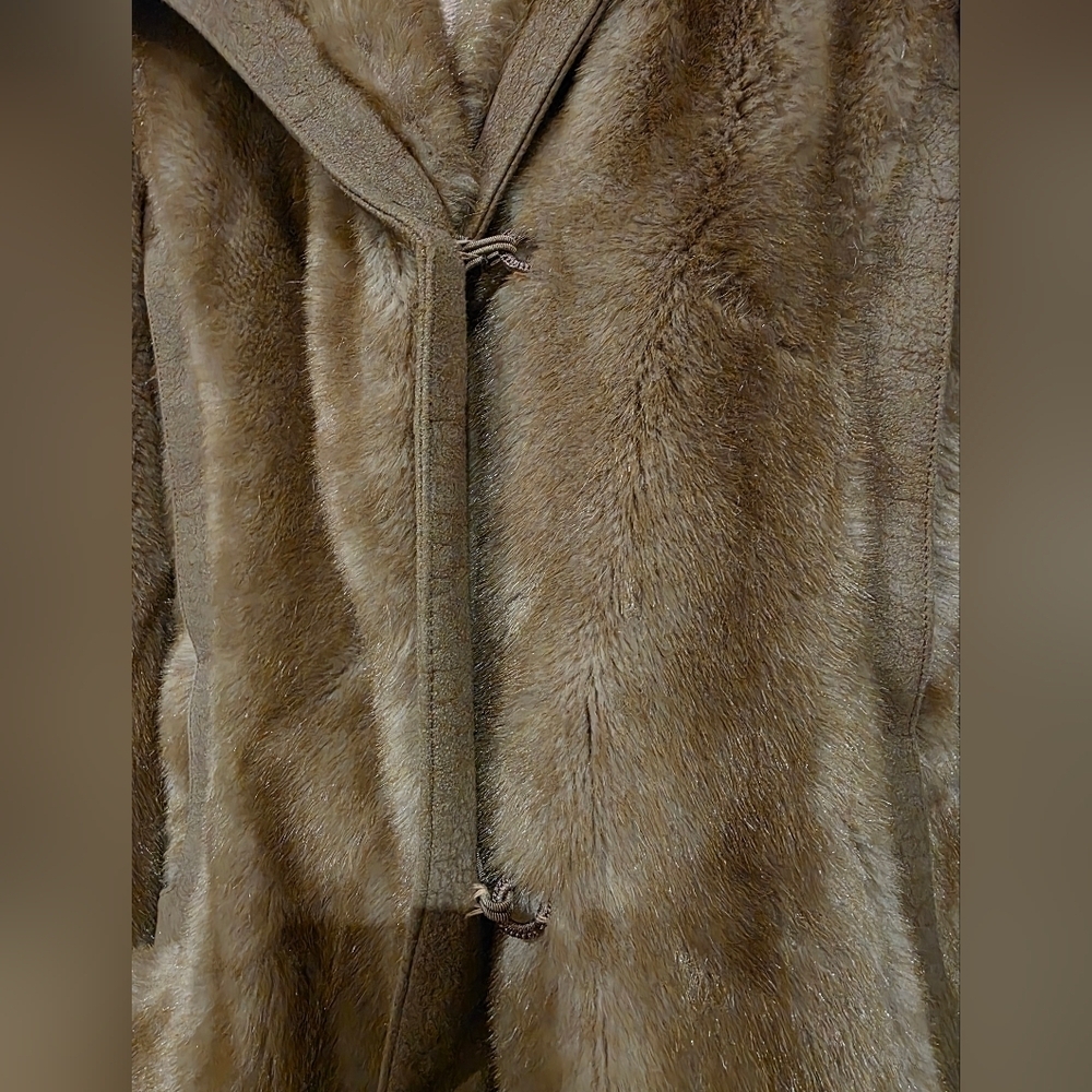 1960s Grandella II by Sportowne Faux Fur Coat Size 6 - Picture 2 of 8